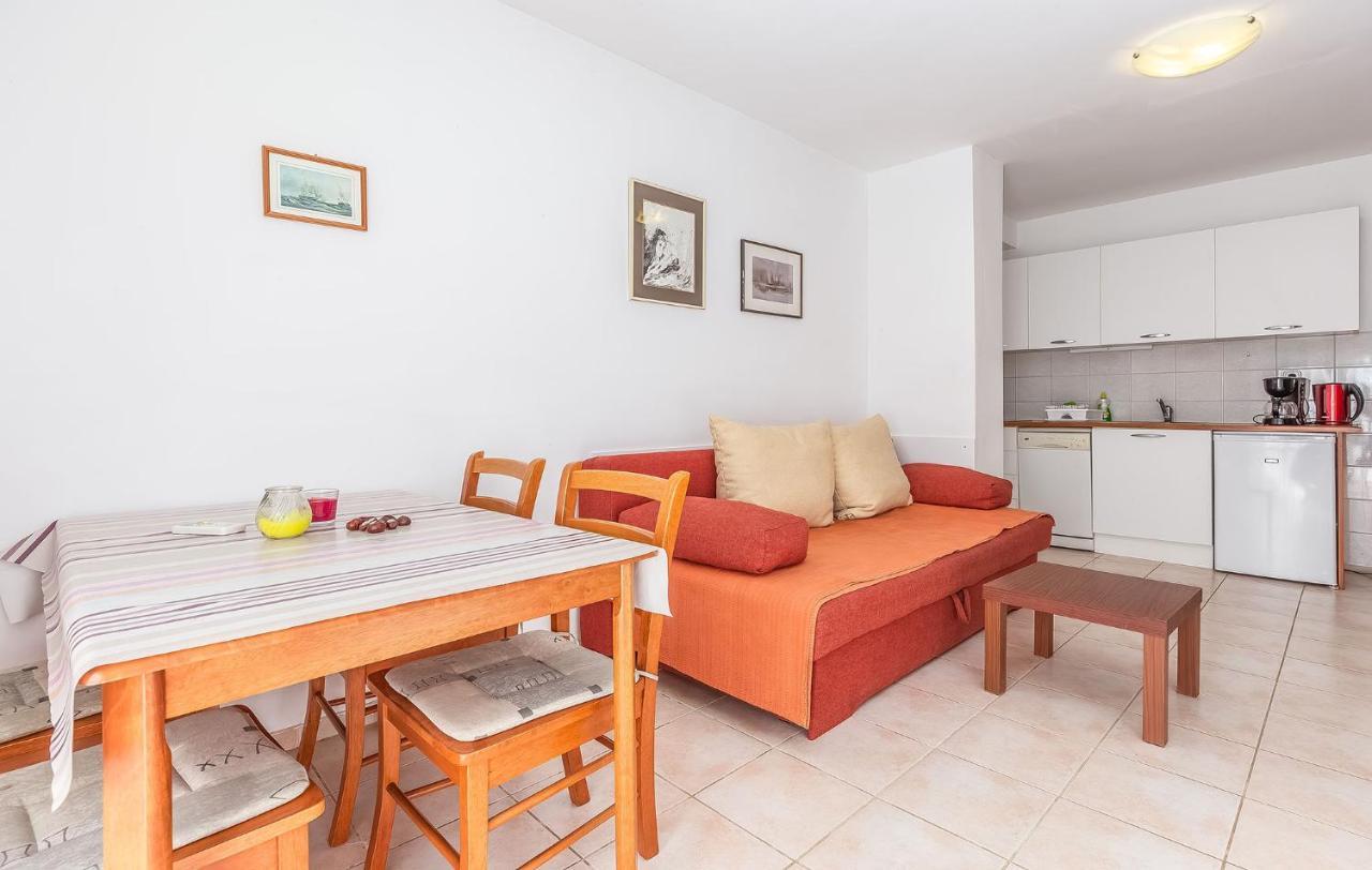 Dubravka Apartment Porec Bagian luar foto