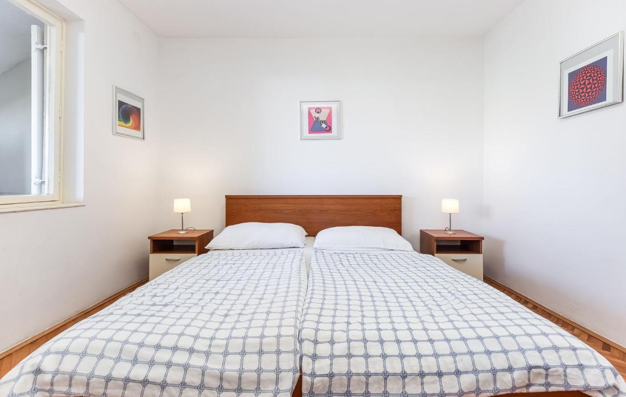 Dubravka Apartment Porec Bagian luar foto